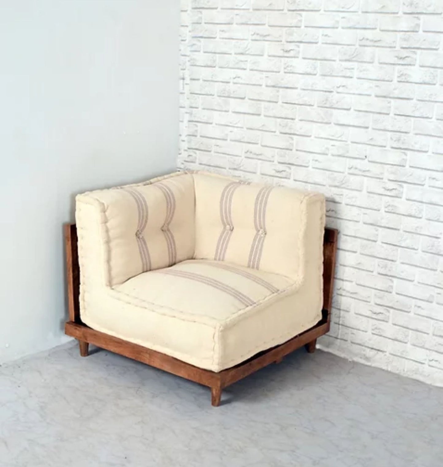 Simply Design Corner Floor Sofa In Solid wood