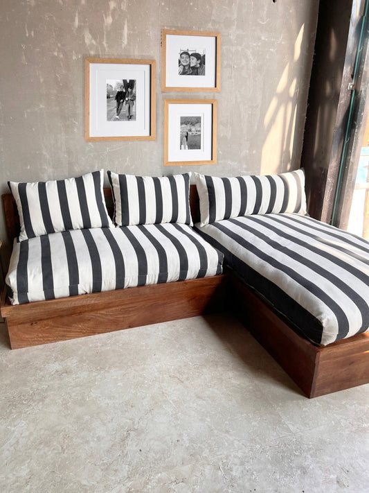 Urban Striped lounge Sofa Sofa Couch In Solid Wood