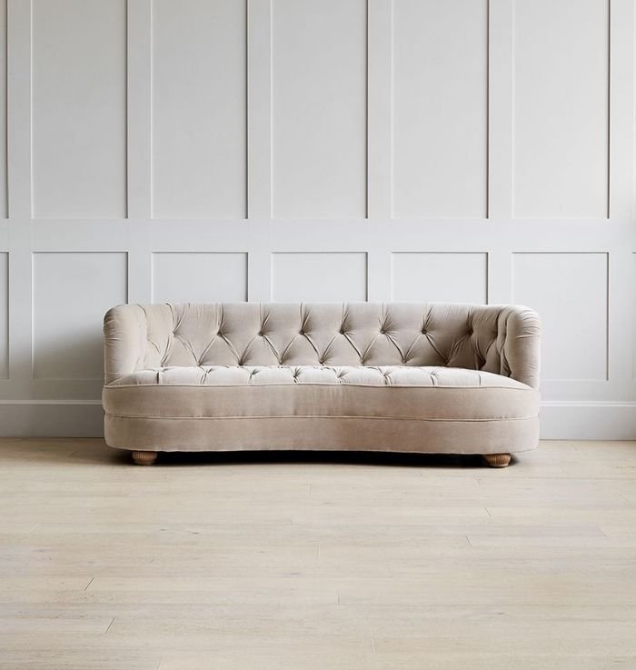 Urban Den Classic Chester Sofa - Elegant and Timeless Design