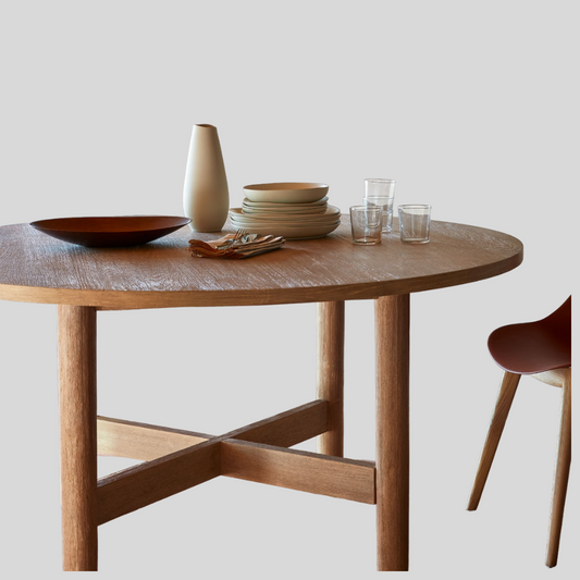 Urban Den Classic Round 4 Seater Dining Table