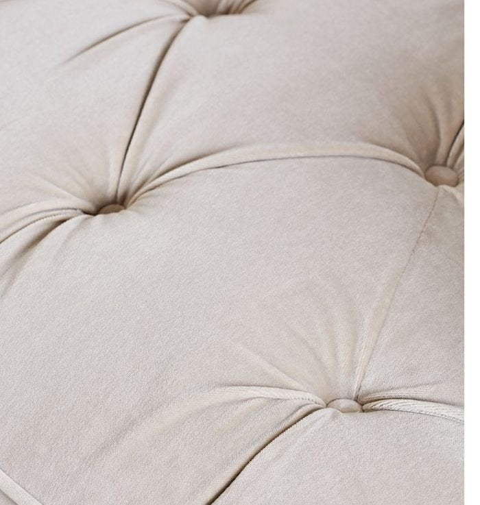 Urban Den Classic Chester Sofa - Elegant and Timeless Design