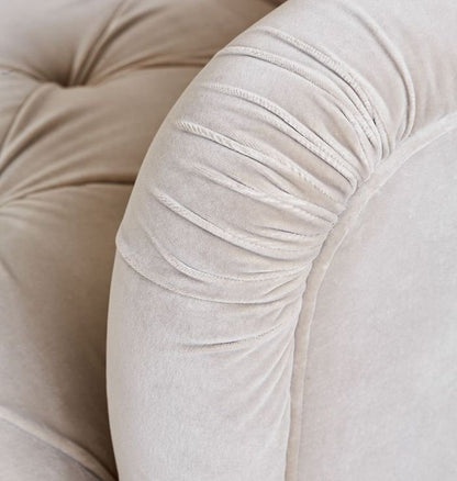 Urban Den Classic Chester Sofa - Elegant and Timeless Design