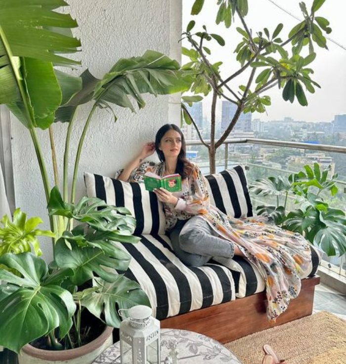 Urban Striped Double Seat Wood Outdoor Sofa In Solid Wood