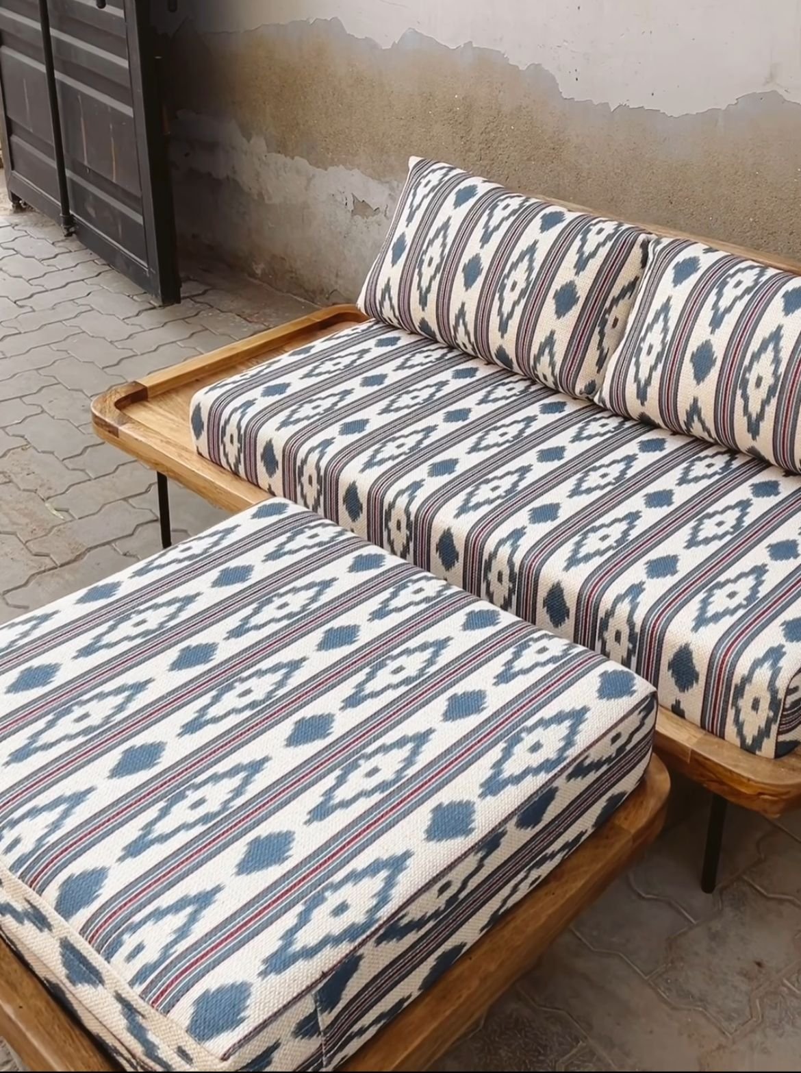 Urban Den Venus Wood 3 Seater Sofa | Customize Sofa