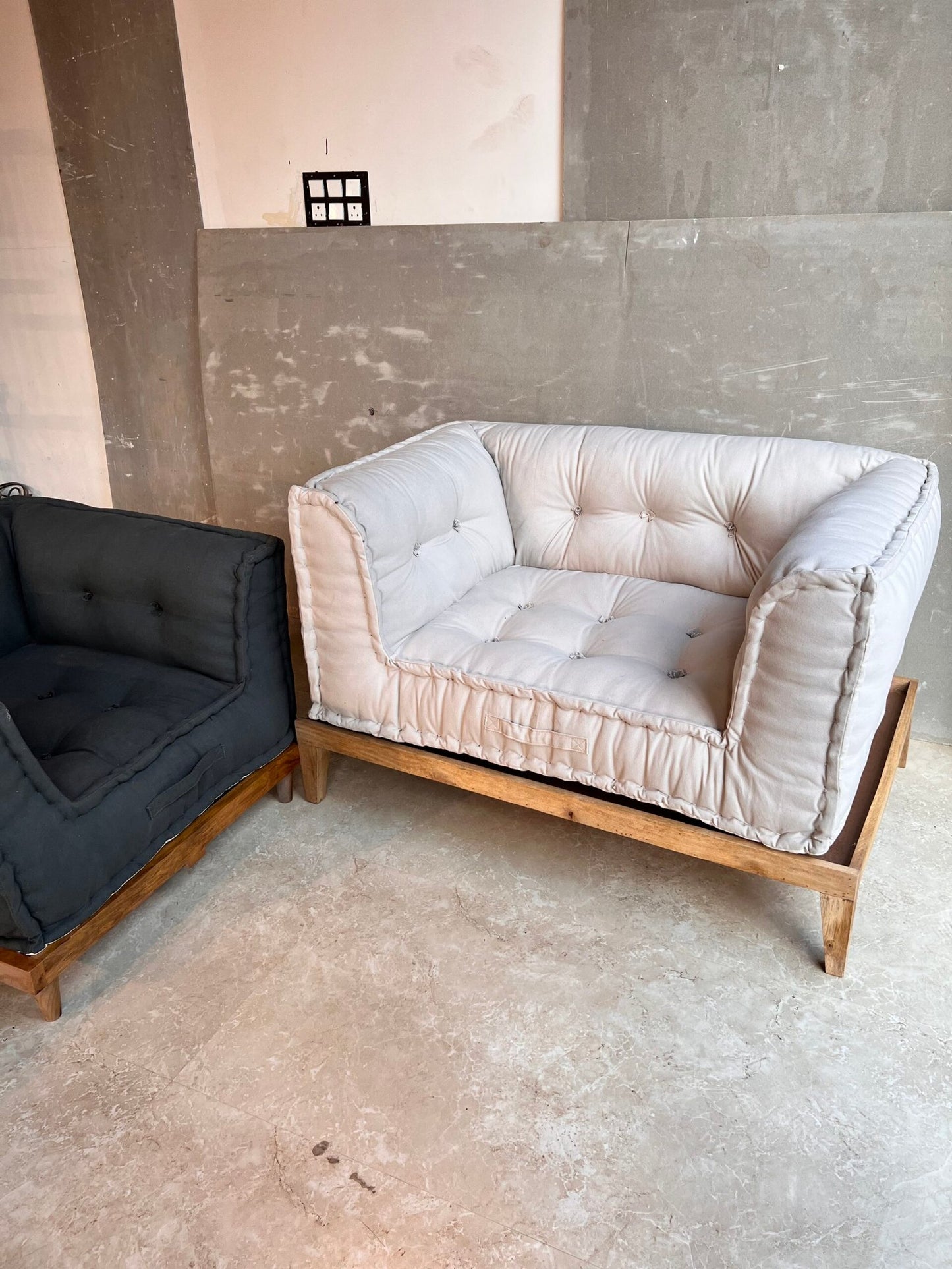 Double Seater Arm Chair Sofa Flexible Design