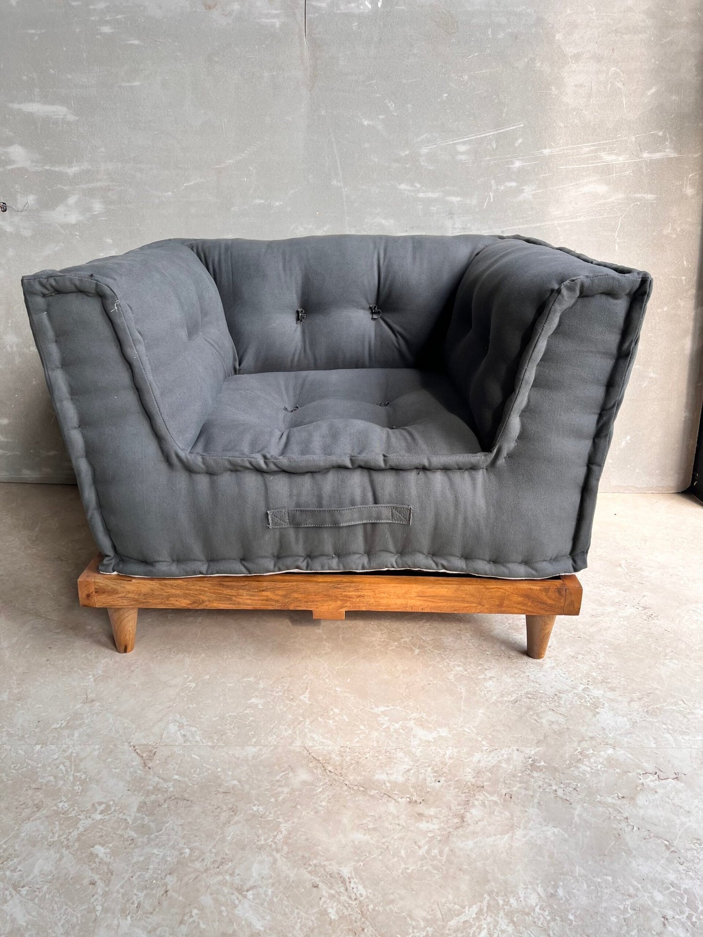 Double Seater Arm Chair Sofa Flexible Design